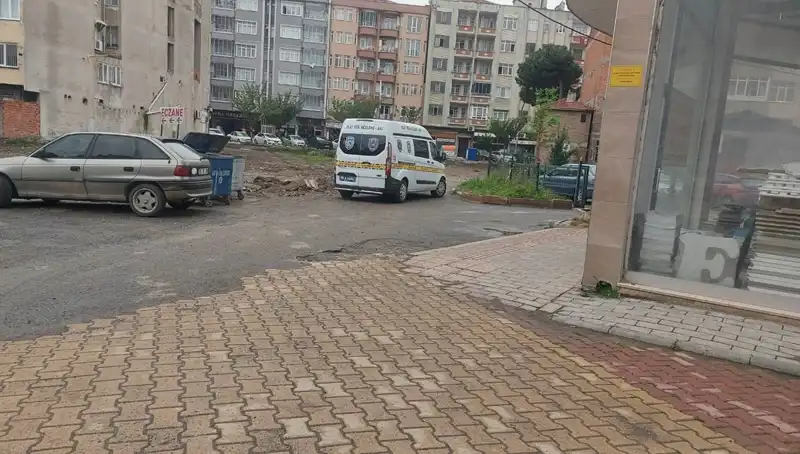 Dört Kattan Düşen Kadın, Hastanede Hayatıyla Mücadele Ediyor