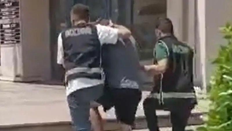 Sahte Dövizle Alışveriş Yapan Turist Şok İle Sınır Dışı Edildi!