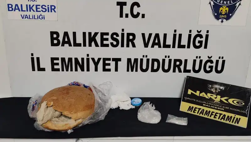 Güvenlik Güçleri, Ekmeğin İçine Uyuşturucu Gizleyen İki Şahisi Yakaladı