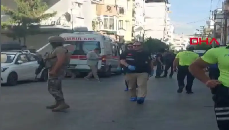 İzmir’de Karakola Silahlı Saldırı: İki Kahraman Şehit, Bir Yaralı