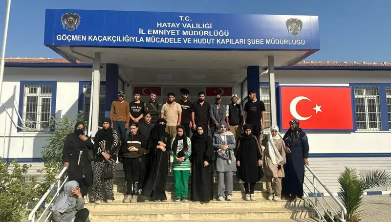 Minibüste 24 Göçmen Yakalandı: Kaçak Göçle Mücadelede Son Gelişmeler