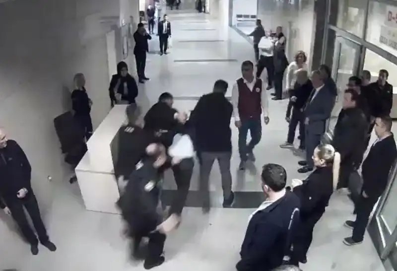 Kadın Hakimi Vuran Savcının Şok Edici Saldırısı: Görüntüler Ortaya Çıktı