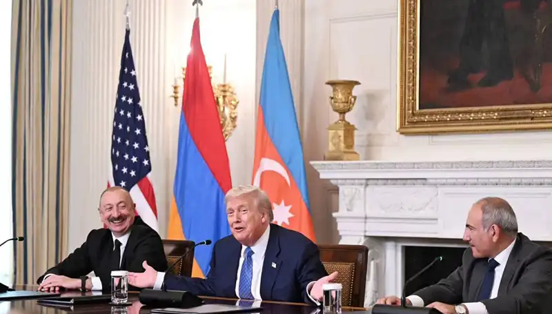 Aliyev, Ermenistan’a Anayasa Çağrısı Yaptı: Zaman Kaybetmeyin!