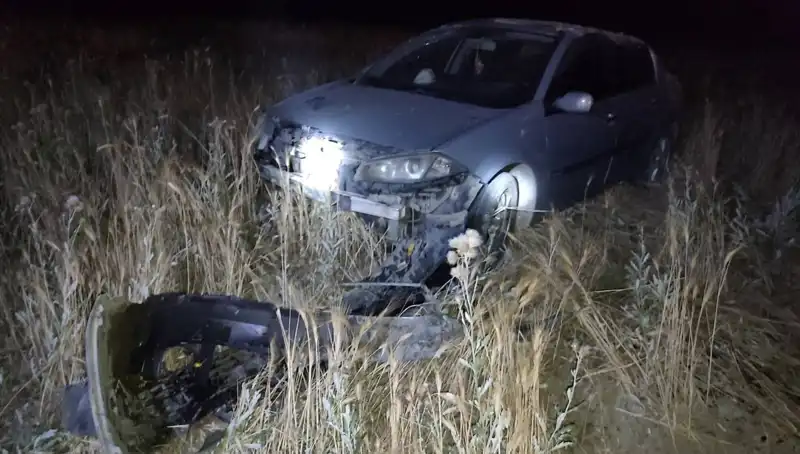 Burdur'da Otomobil Tarlaya Uçtu: İki Yaralı Bayram Eğlencesi Fiyaskosu