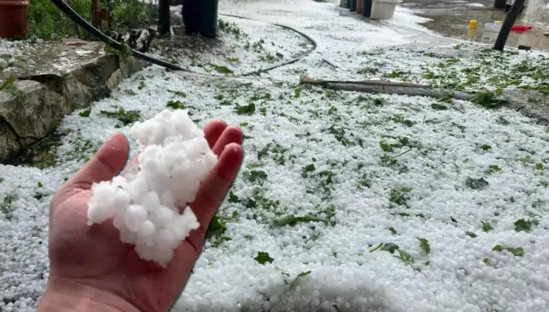 Haziran'da Dolu Yağışıyla Beyaza Bürünmüş Şehirler