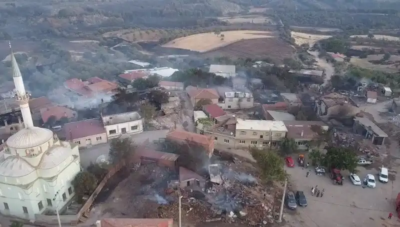 Çanakkale'de Korkunç Orman Yangını: Havadan Görüntüler Şoke Ediyor!