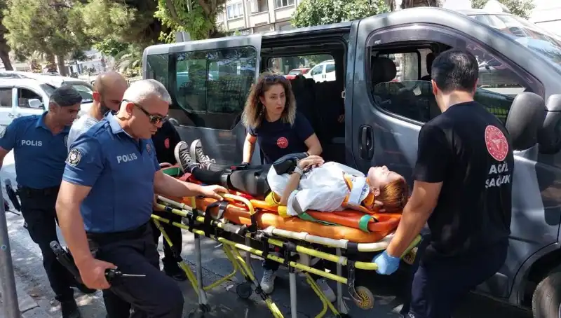 Samsun'da Korkunç Kaza: Minibüs Kamyona Çarptı, Yaralılar Var!