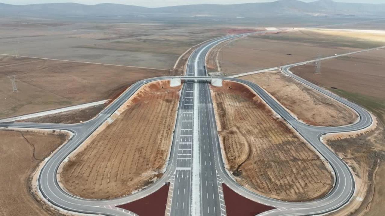 Konya Çevre Yolu'nun ikinci kesimi trafiğe açıldı.