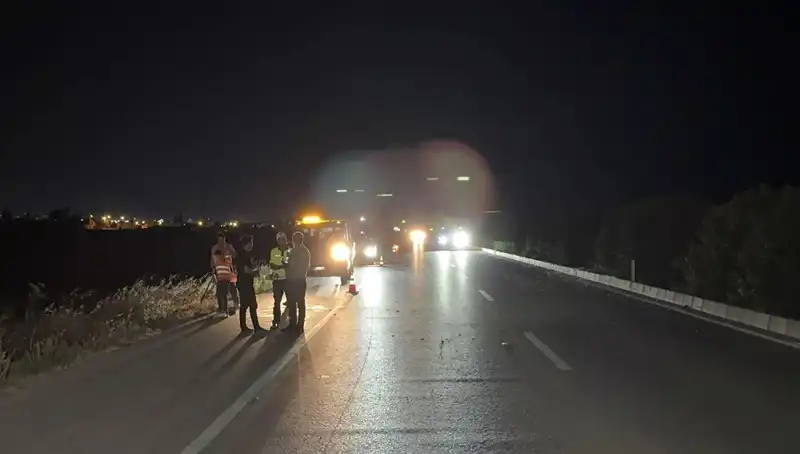 Adana'da Üç Araçlık Zincirleme Trafik Kazası: Şans Eseri Kurtulanlar