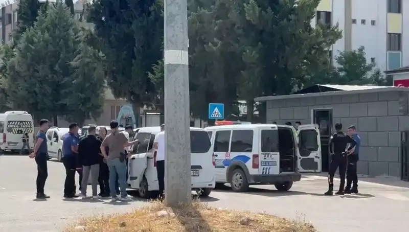 Adliye Önünde Dört Aile Arasında Gergin Kavga: 5 Yaralı, 7 Gözaltı