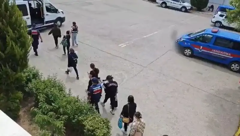 Tayland'da Kadınları Cezbetmek İçin Kurulan Fuhuş Ağları