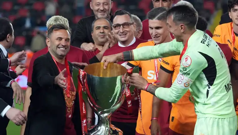 Okan Buruk, Galatasaray'da Başarıya Giden Yolu Açıklıyor!