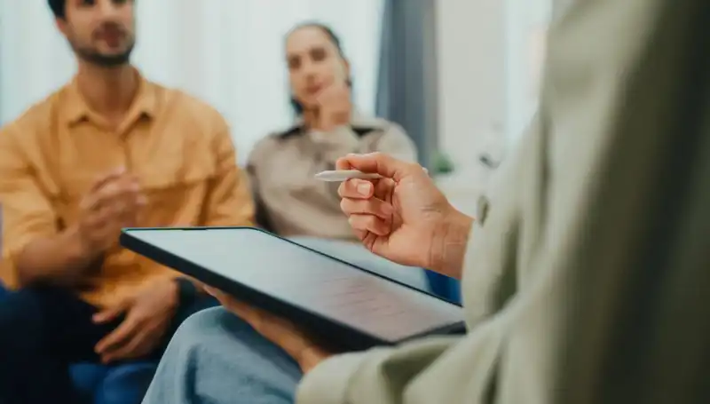 Çift Terapisi: Her Zaman Çözüm Mü? Uzmanlar Yanıtlıyor