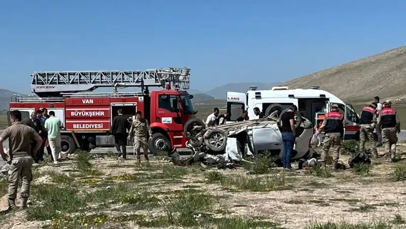 Van'da Feci Kaza: Dört Can Gitti, İki Kişi Yaralandı