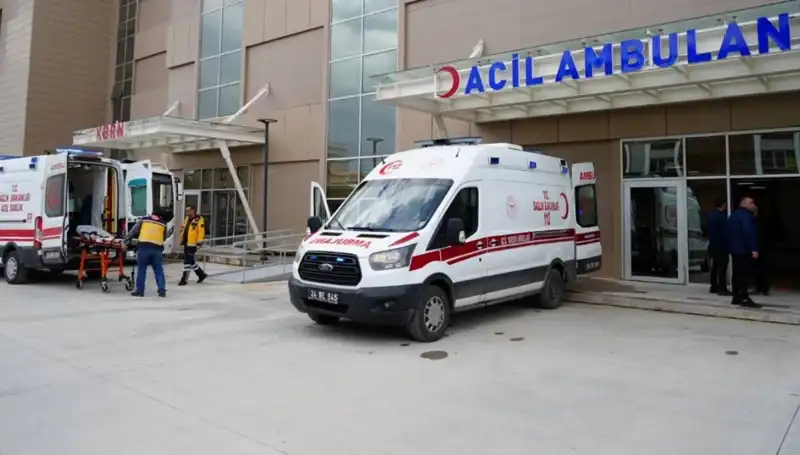 Erzincan'da Korkunç Kaza: Bir Kişi Hayatını Kaybetti, Üç Yaralı