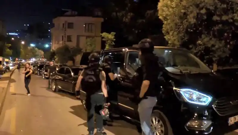 Türkiye'de Yaşanan Acı Olay: Şehit Polisimizin Silahı AR-GE Kılıfı ile Üretildi
