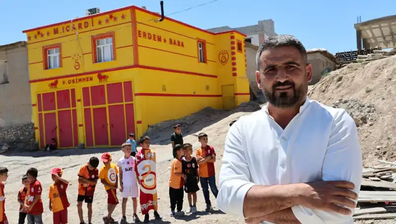 Fanatik Taraftar, Evinin Dış Cephesine Osimhen Yazdırarak Dikkatleri Üzerine Çekti
