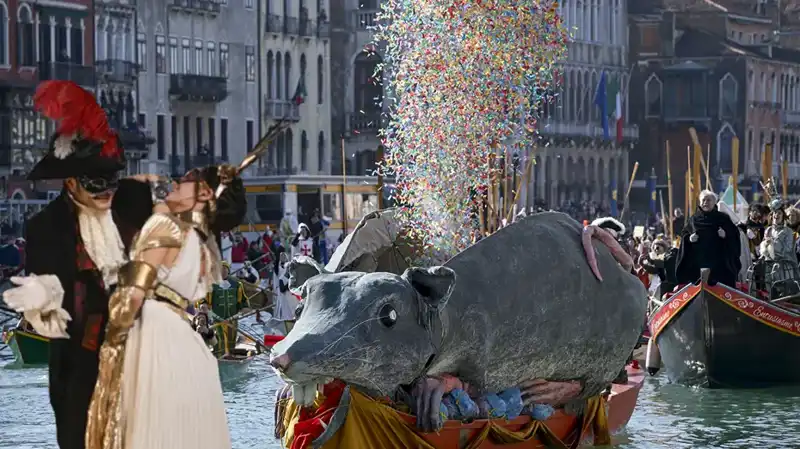 Venedik Karnavalı: Tarihin Gölgesinde Büyüleyici Bir Festival Başladı