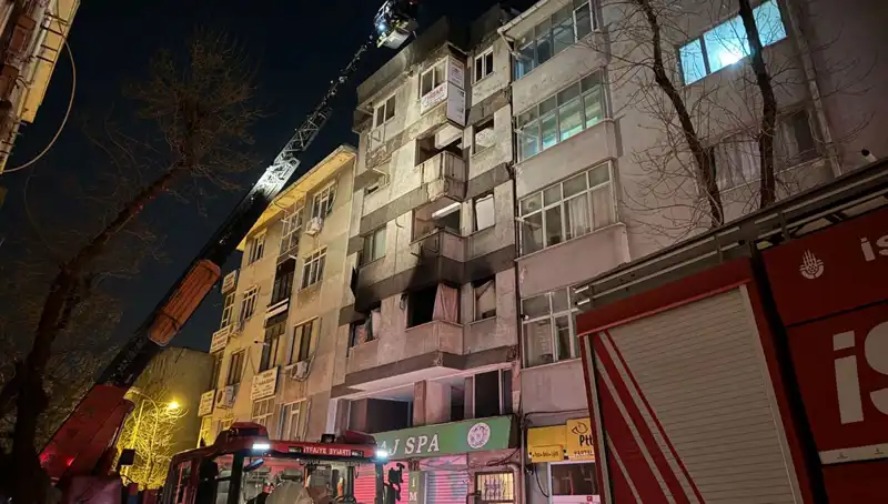 Kartal'da Metru Bina Yangını! İtfaiye Ekipleri Seferber Oldu