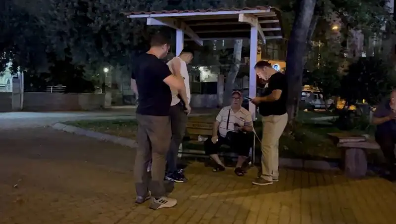 Kısmi Görme Kaybı Olan Adamın Telefonu Çalındı: Güvenlik Kameraları Her Şeyi Kaydetti