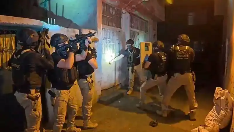 İstanbul'da DAEŞ Operasyonu: 18 Kişi Gözaltına Alındı, Ayrıntılar Şok Edici
