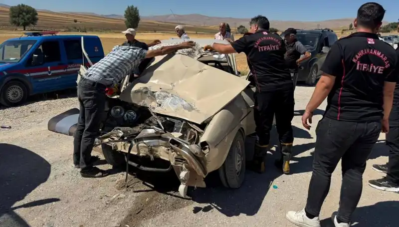 Kahramanmaraş'ta Kamyonet ve Otomobil Çarpıştı: Kazanın Sebepleri ve Sonuçları