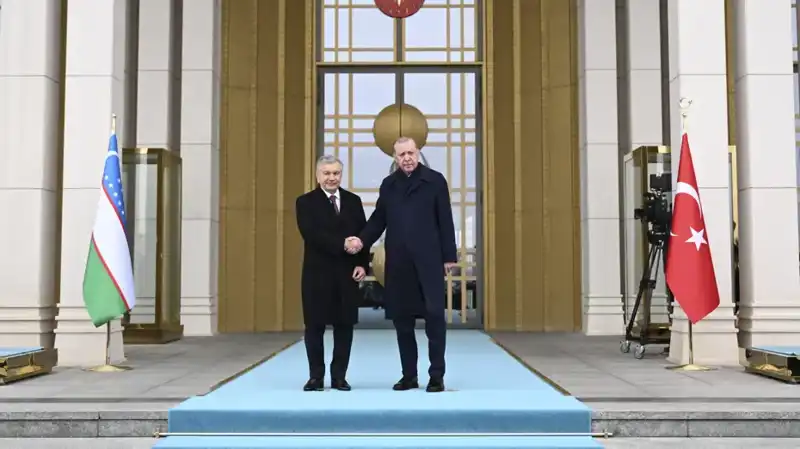 Özbekistan Cumhurbaşkanı Mirziyoyev Ankara’da: Yeni Dönemde Türk Birliği Vurgusu