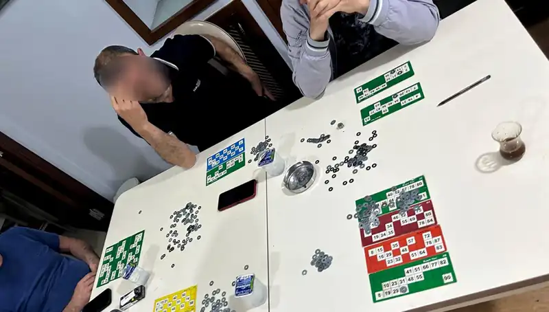 TikTok Canlı Yayınında Şok Baskın! 22 Kişi Suç Üstü Yakalandı