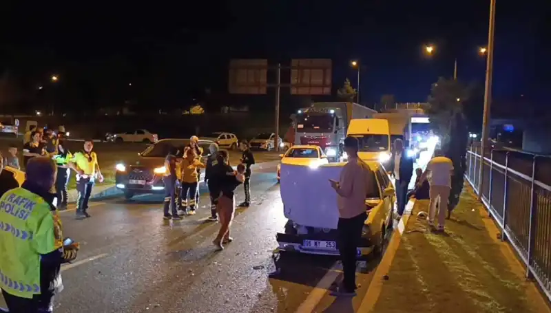 Otoyolda Gerçekleşen Geri Dönüş Kazası: İki Çocuk ve Dört Yaralı