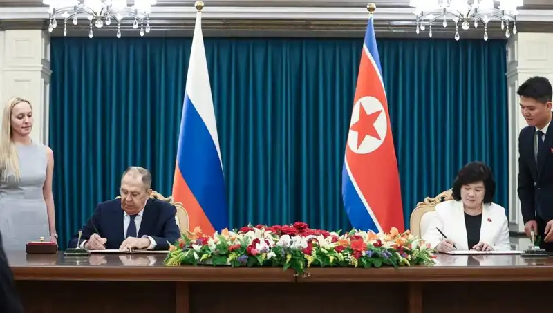 Rusya ve Kuzey Kore Arasındaki Diplomatik İlişkilerin Güçlenmesi: Lavrov'un Son Görüşmesi