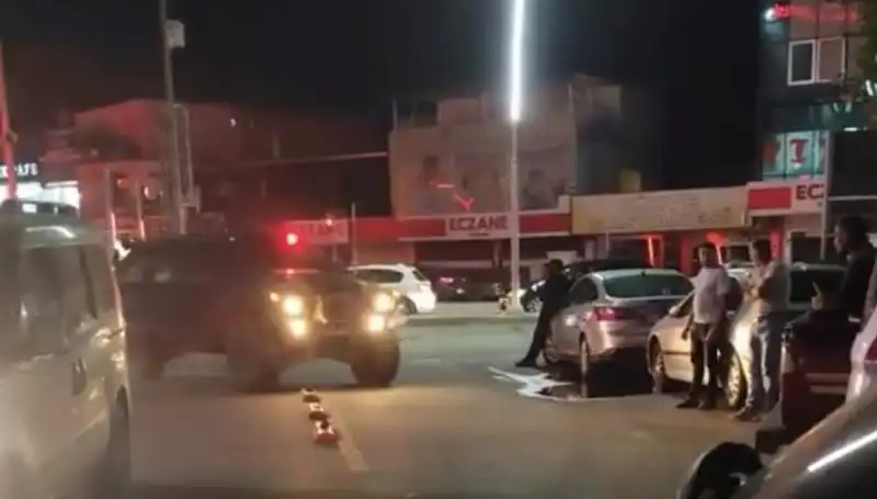 Kardeşinin Annesini Bıçakla Yaralamasına Dayanamayan Genç, Olayı Kanlı Bir Şekilde Sonlandırdı