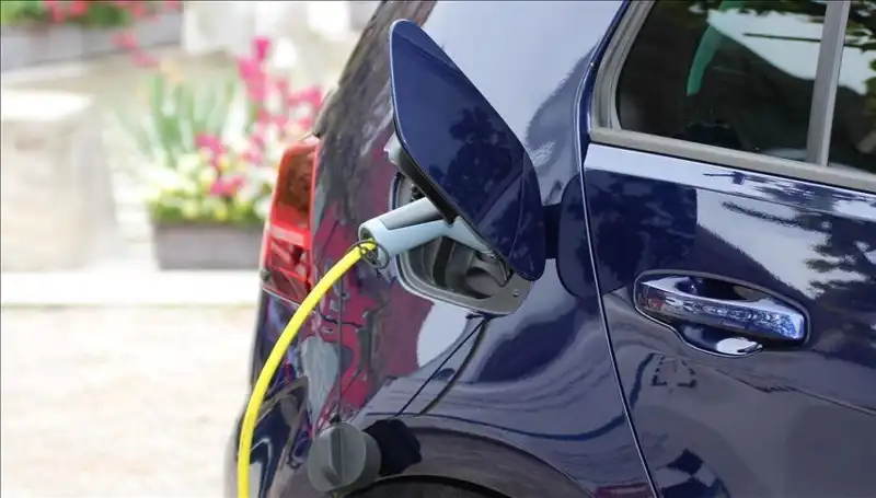 Tesla'yı Geride Bırakan Yenilik: 1500 Kilometre Menzilli Elektrikli Araç