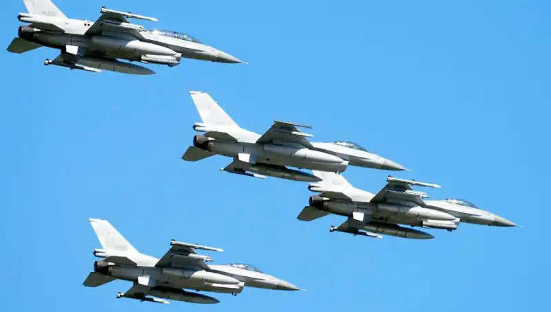 ABD, Ukraynalı Pilotlara 310 Milyon Dolara F-16 Eğitimi Veriyor