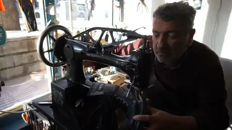 Tüketim Kültürüne Direnen Usta: Babasından Öğrendiği Meslekle 50 Yıl!