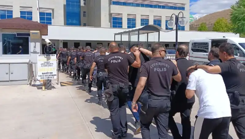 Ankara'da Tehdit ve Haraçla Faaliyet Gösteren Çeteye Şok Operasyon