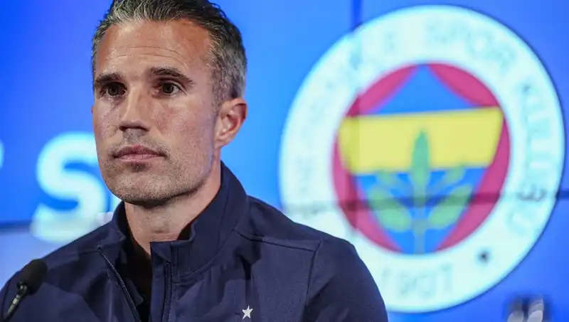 Robin van Persie'den Fenerbahçe'ye Nisan Şansı: Yüzde Kaç?