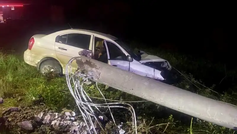 Beton Direğe Çarpan Sürücü Hayat Mücadelesi Veriyor, Son Durum Kritik!